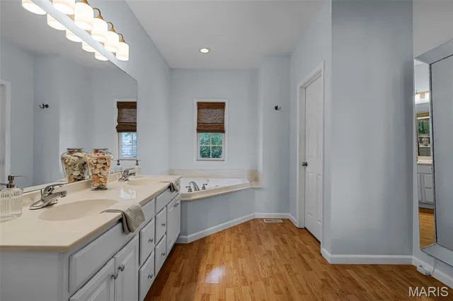 $619,900 | 121 Fox Hill Court, Edwardsville, IL 62025