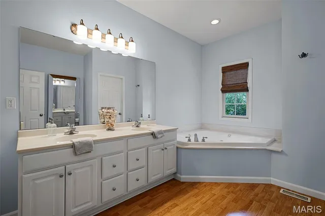 $619,900 | 121 Fox Hill Court, Edwardsville, IL 62025