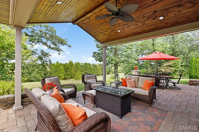 $619,900 | 121 Fox Hill Court, Edwardsville, IL 62025