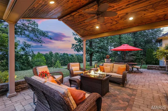 $619,900 | 121 Fox Hill Court, Edwardsville, IL 62025