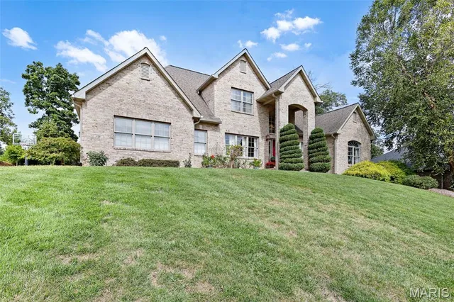 $619,900 | 121 Fox Hill Court, Edwardsville, IL 62025