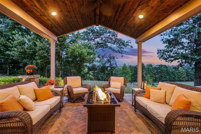 $619,900 | 121 Fox Hill Court, Edwardsville, IL 62025