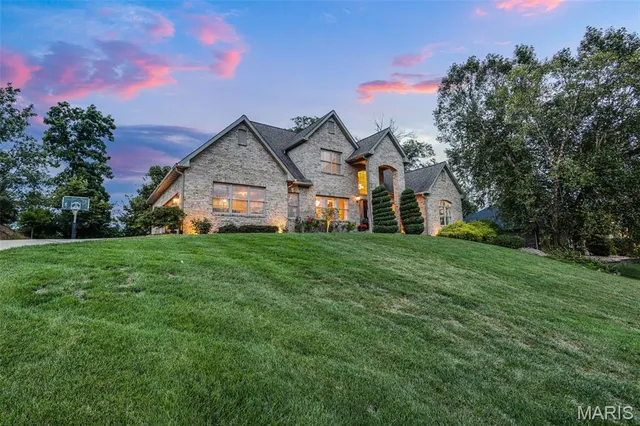 $619,900 | 121 Fox Hill Court, Edwardsville, IL 62025