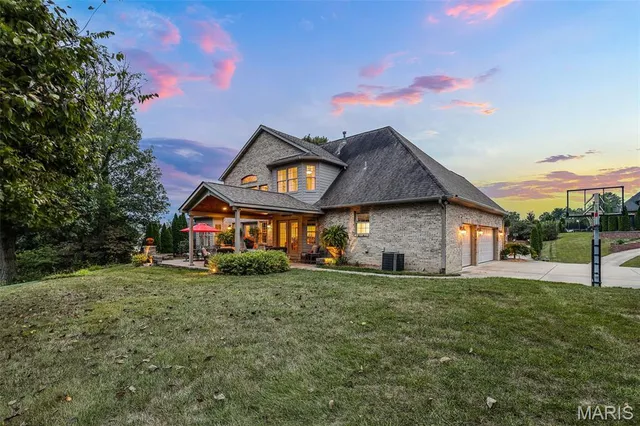 $619,900 | 121 Fox Hill Court, Edwardsville, IL 62025