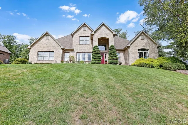 $619,900 | 121 Fox Hill Court, Edwardsville, IL 62025