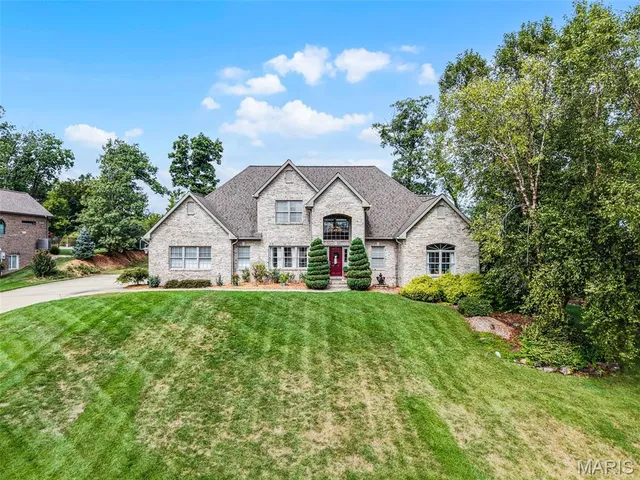 $619,900 | 121 Fox Hill Court, Edwardsville, IL 62025