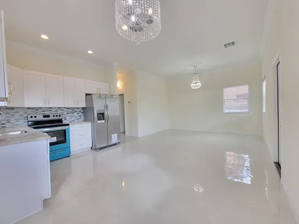 $2,500 | 4649 Lillian Avenue, Unit A, Palm Beach Gardens, FL 33418