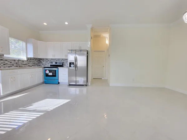 $2,500 | 4649 Lillian Avenue, Unit A, Palm Beach Gardens, FL 33418