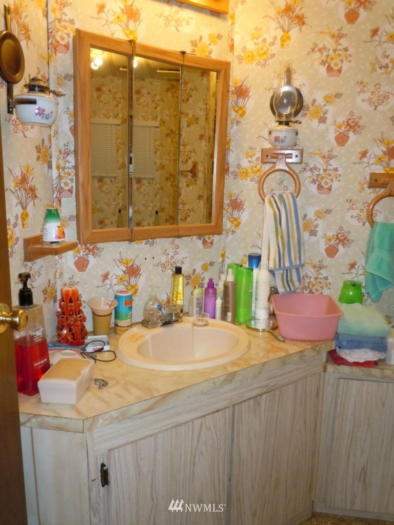 341 Northeast Pine Camp Road Belfair, WA 98528 - Photo 5 of 15 Gallery Image 5
