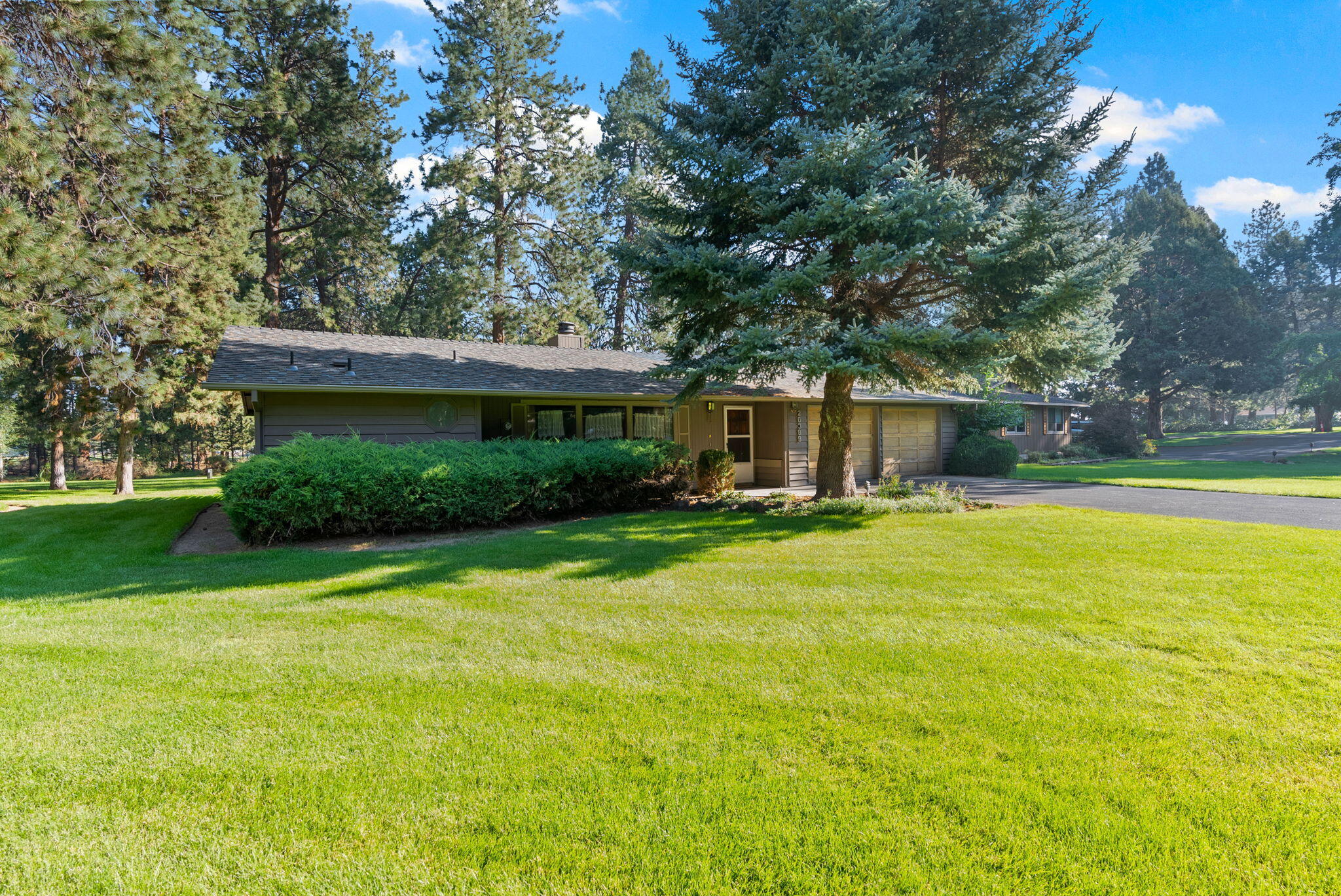 20388 Tailblock Road Bend, OR 97702 - Photo 54 of 56 27-web-or-mls-Riley Visuals-27