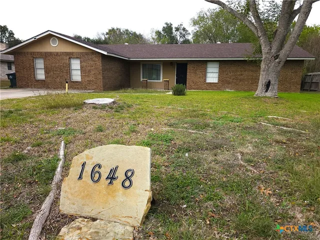 $318,900 | 1648 Eastwood Drive, Seguin, TX 78155