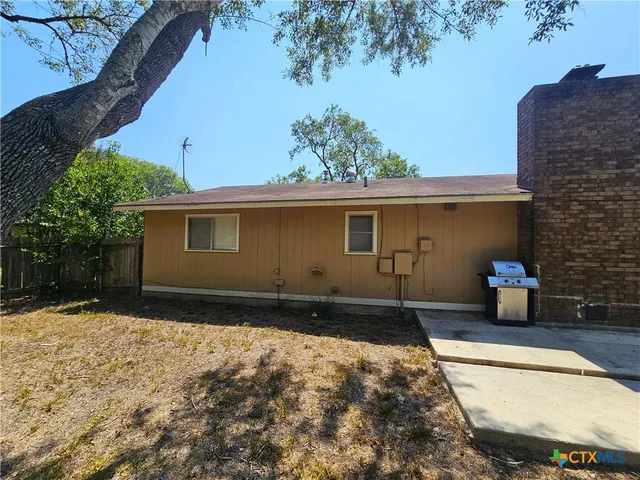 $318,900 | 1648 Eastwood Drive, Seguin, TX 78155