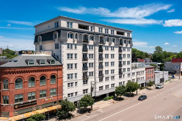 $329,900 | 461 Bank Street, Unit 408, New London, CT 06320