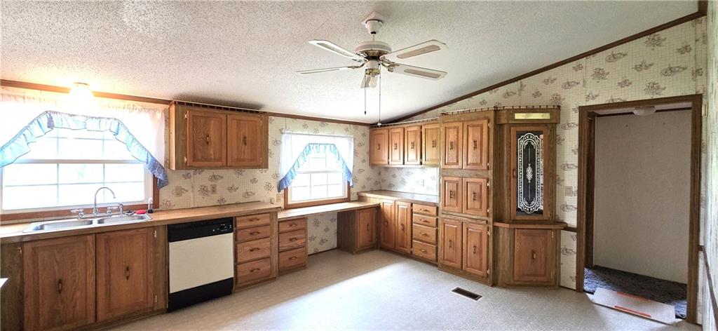 24770 Earnest Road Lane, KS 66042 - Photo 20 of 57