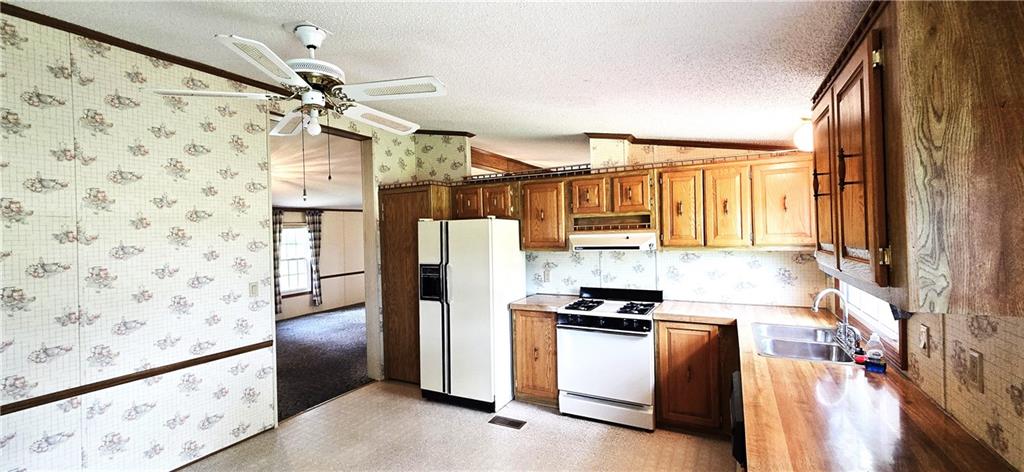 24770 Earnest Road Lane, KS 66042 - Photo 23 of 57