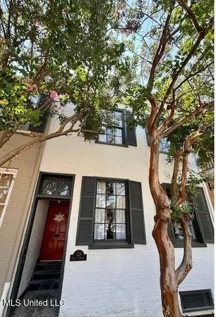 $255,000 | 129 South Commerce Street, Natchez, MS 39120