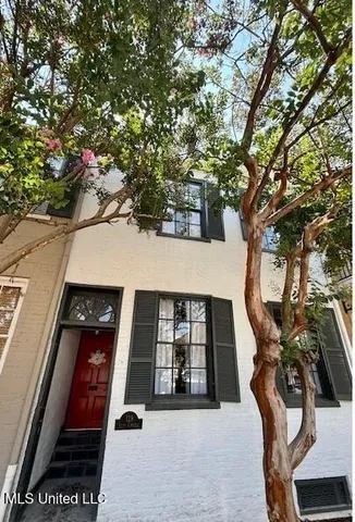 $255,000 | 129 South Commerce Street, Natchez, MS 39120