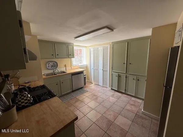 $255,000 | 129 South Commerce Street, Natchez, MS 39120