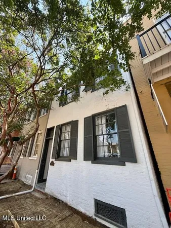 $255,000 | 129 South Commerce Street, Natchez, MS 39120