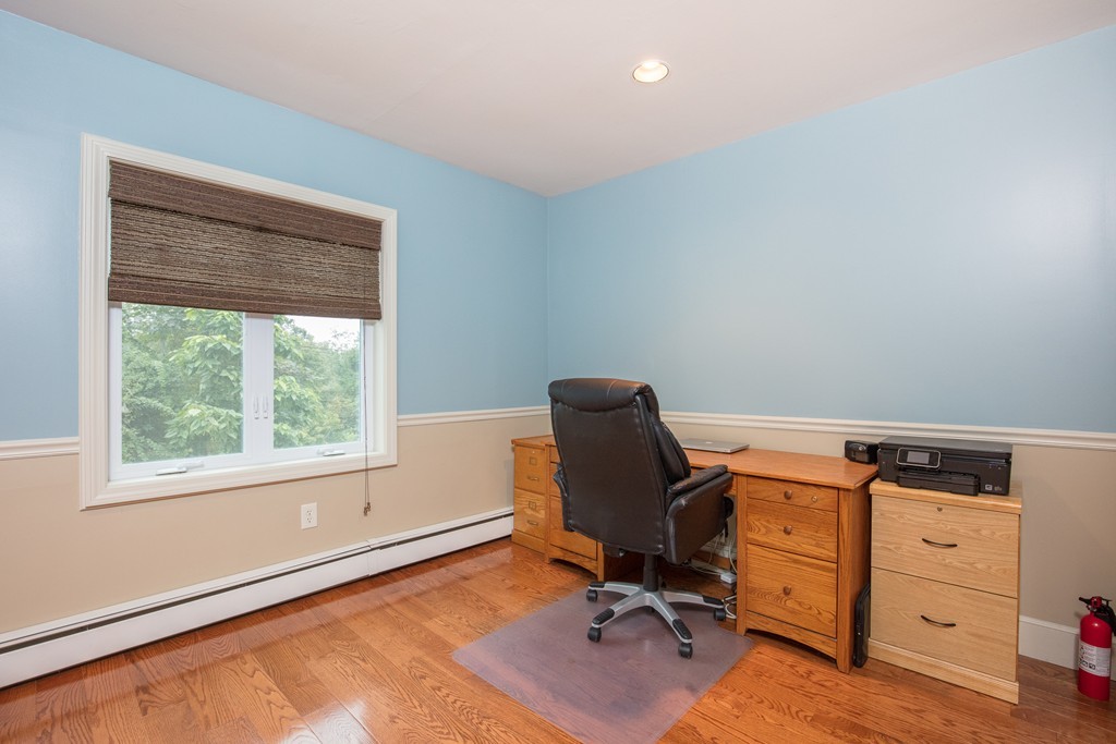 278 Maple Street Middleton, MA 01949 - Photo 10 of 26 Gallery Image 10