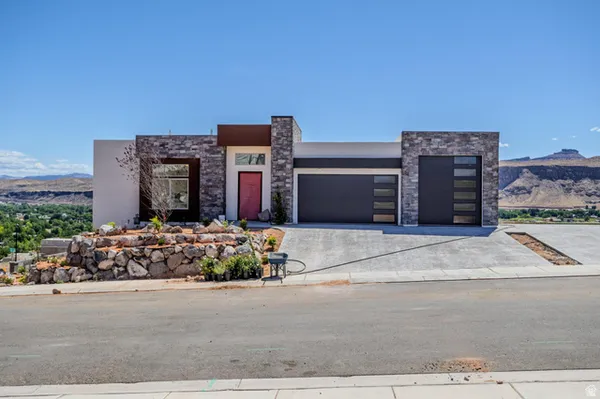 $1,640,000 | 813 South 1385th Street West, Hurricane, UT 84737