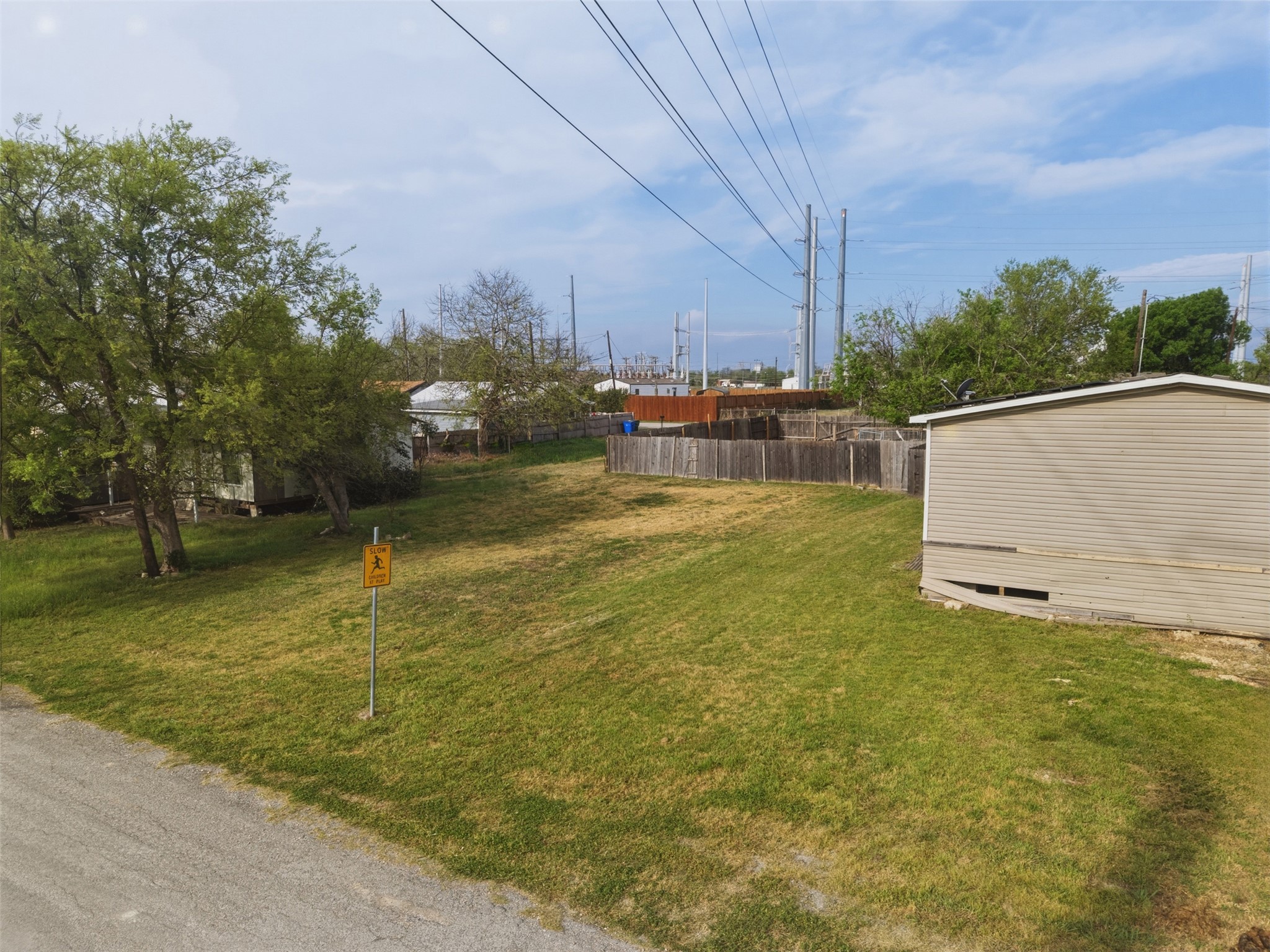 104 Royal Street Taylor, TX 76574 - Photo 12 of 21 a view of a basket ball ground