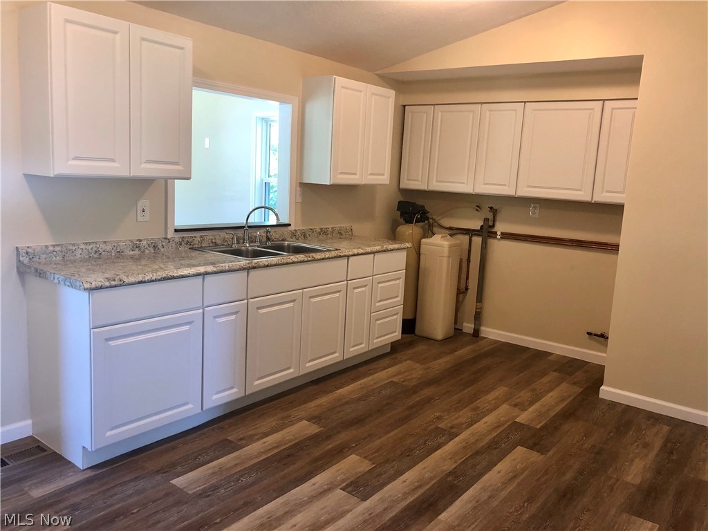 2855 Polly Road Ravenna, OH 44266 - Photo 4 of 22
