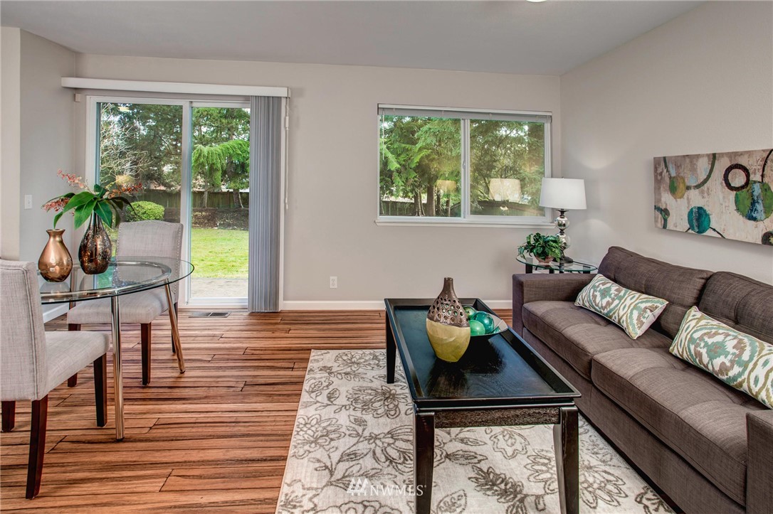 23613 Meridian Place West Bothell, WA 98021 - Photo 20 of 32 a living room with furniture and a potted plant