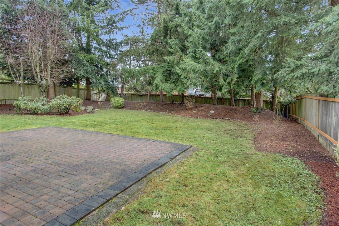 23613 Meridian Place West Bothell, WA 98021 - Photo 31 of 32 a view of a backyard with green space