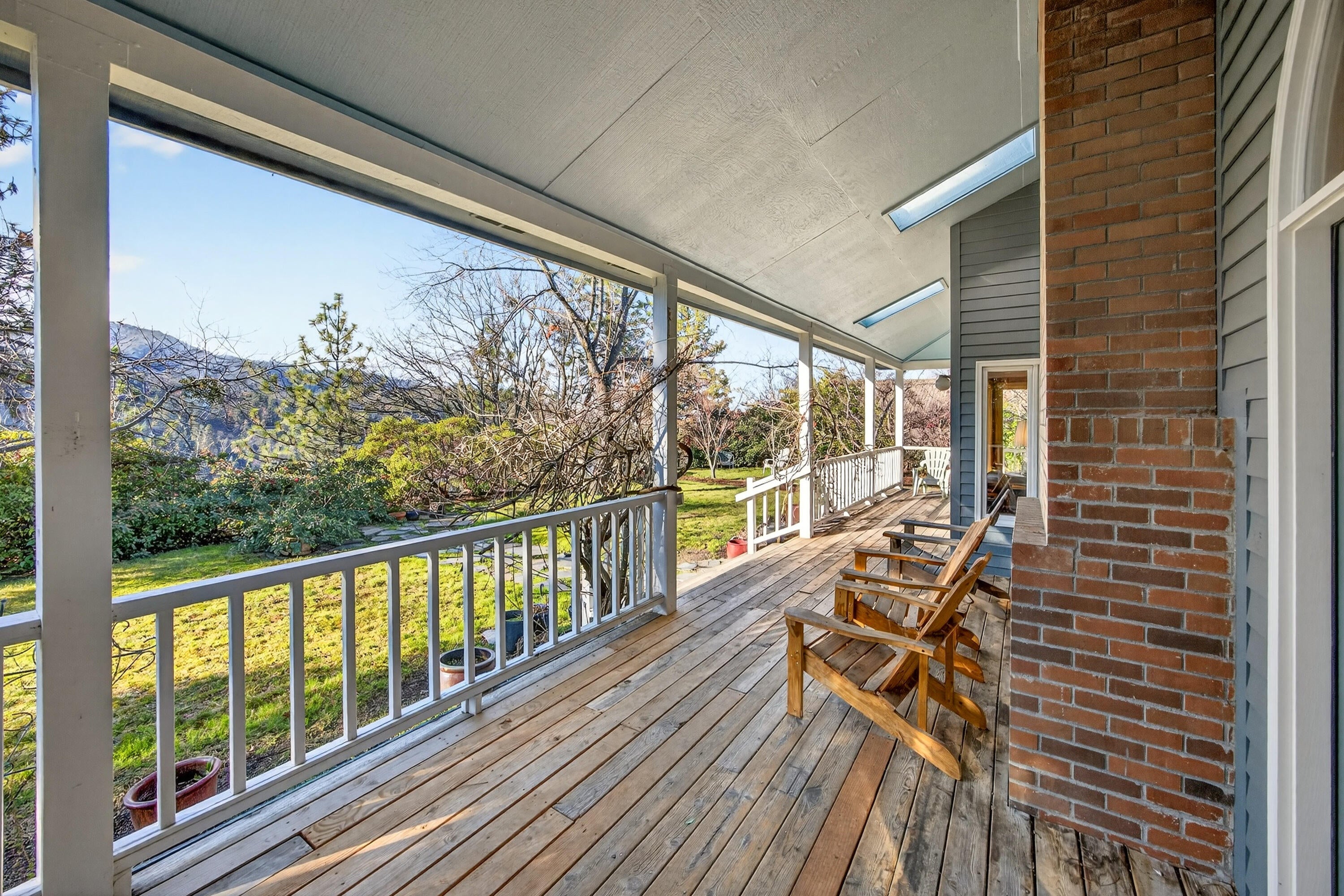 143 Ridge Road Ashland, OR 97520 - Photo 18 of 60 Spacious covered back deck.