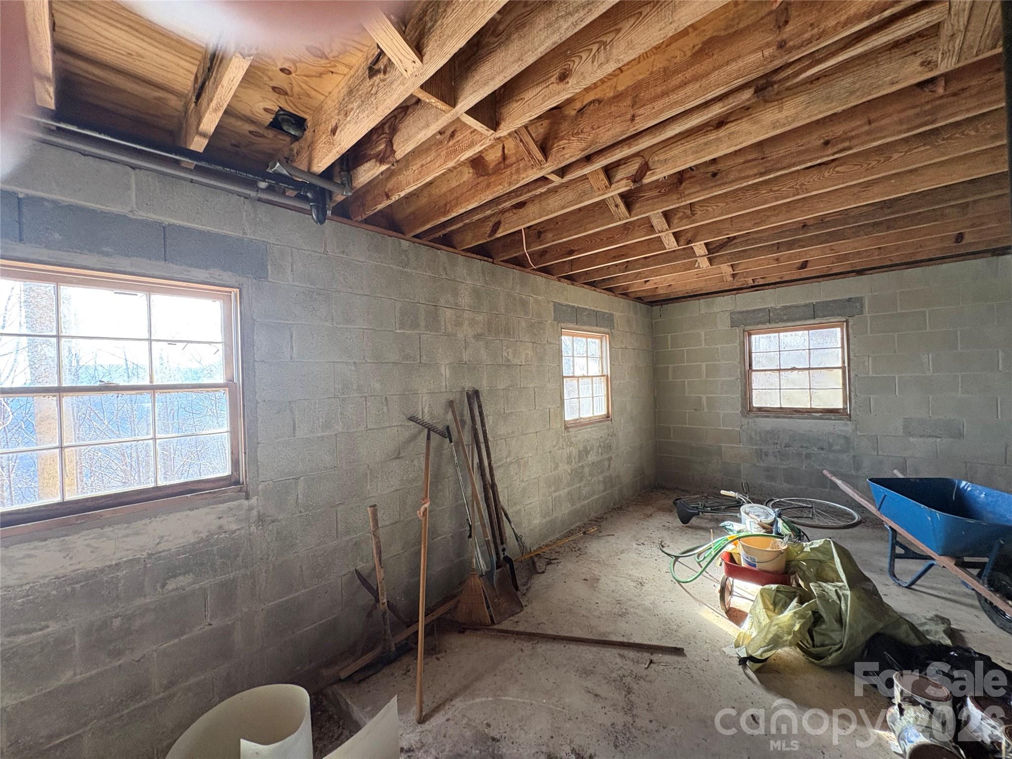 700 Summit Road Tryon, NC 28782 - Photo 19 of 27 a view of entryway