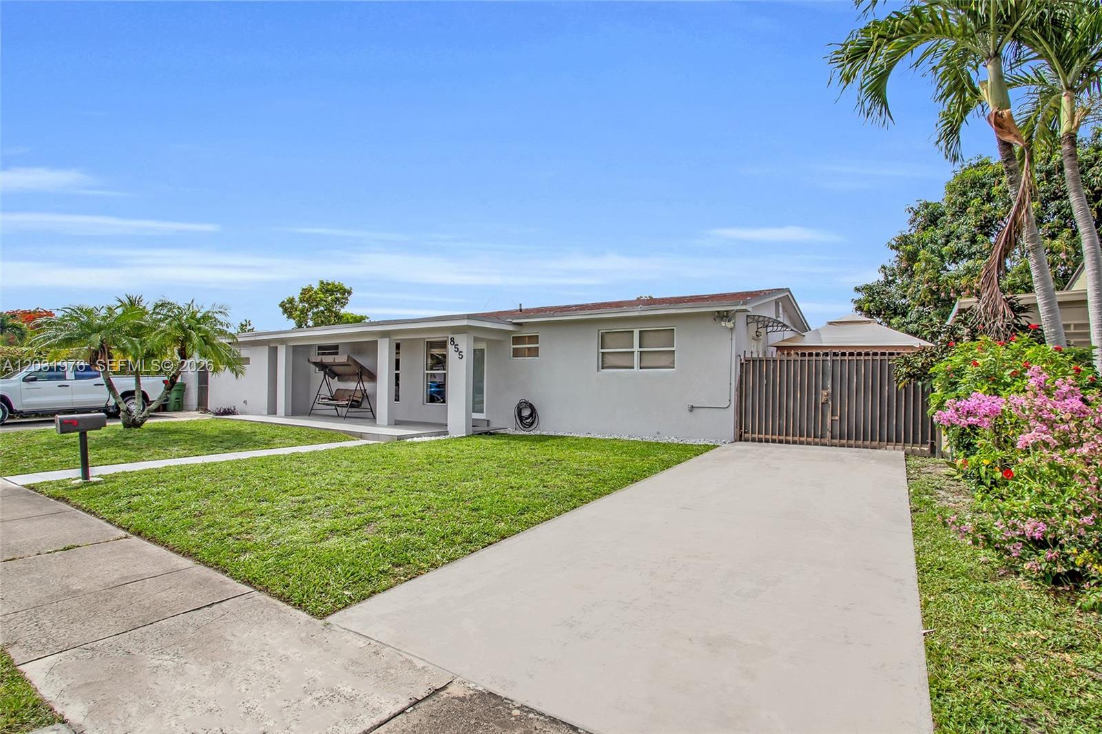 855 West 70 Place Hialeah, FL 33014 - Photo 2 of 39