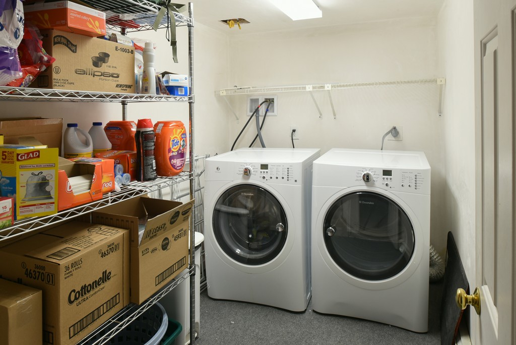 24 Homestead Road Marblehead, MA 01945 - Photo 26 of 29 a utility room with dryer and washer