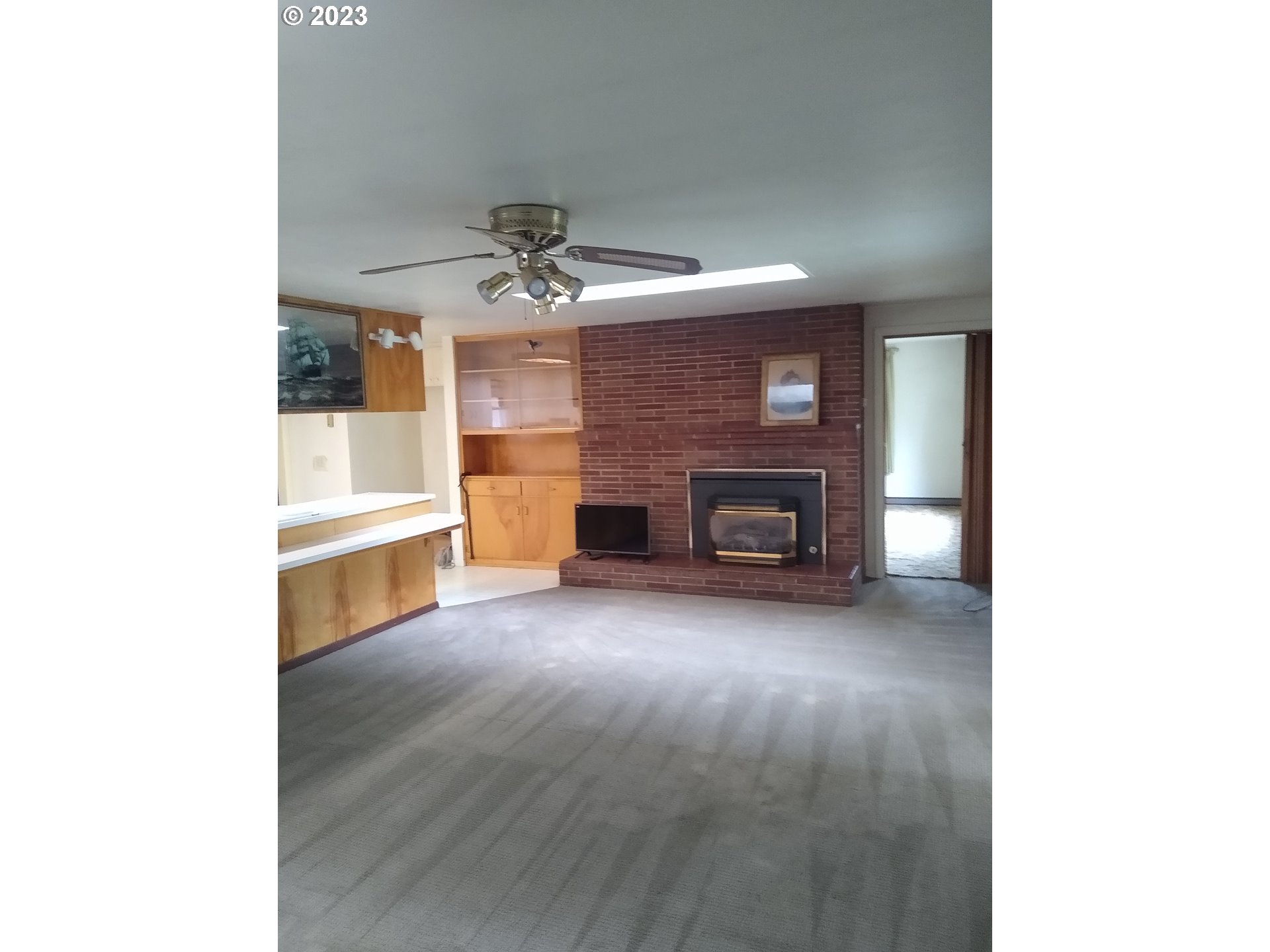 217 Dibblee Lane Eugene, OR 97404 - Photo 3 of 12