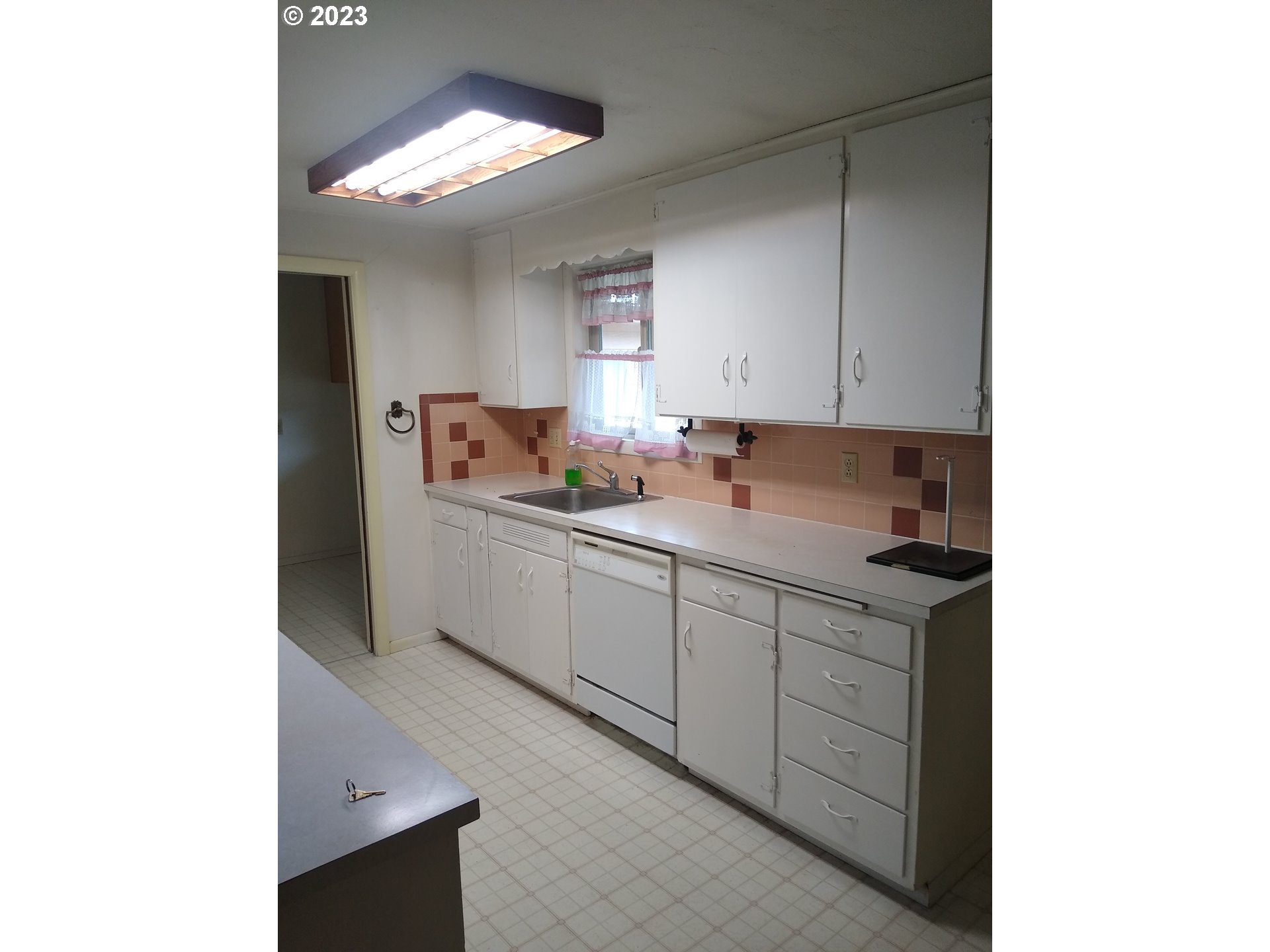 217 Dibblee Lane Eugene, OR 97404 - Photo 5 of 12