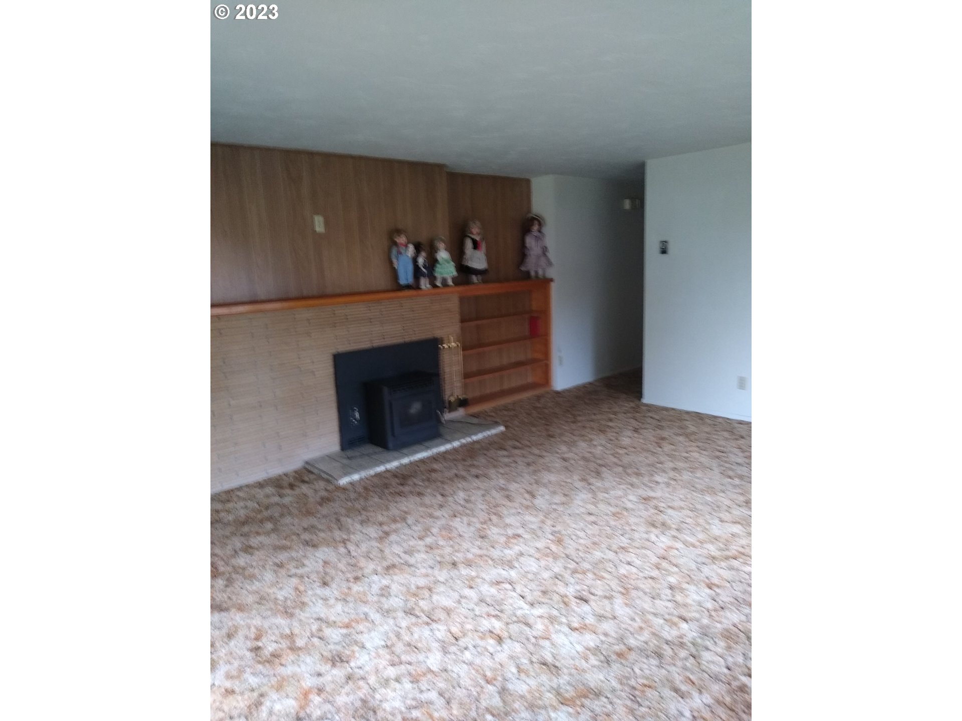 217 Dibblee Lane Eugene, OR 97404 - Photo 7 of 12