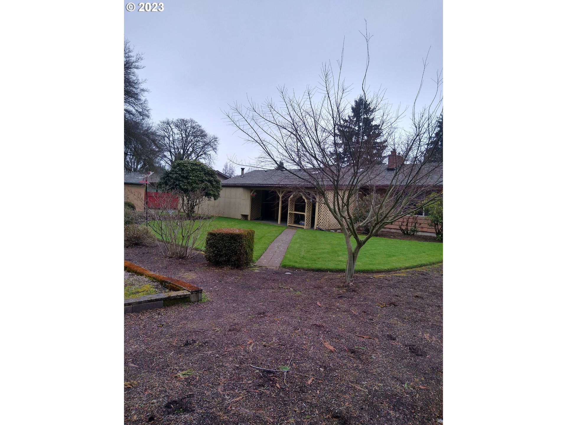 217 Dibblee Lane Eugene, OR 97404 - Photo 10 of 12