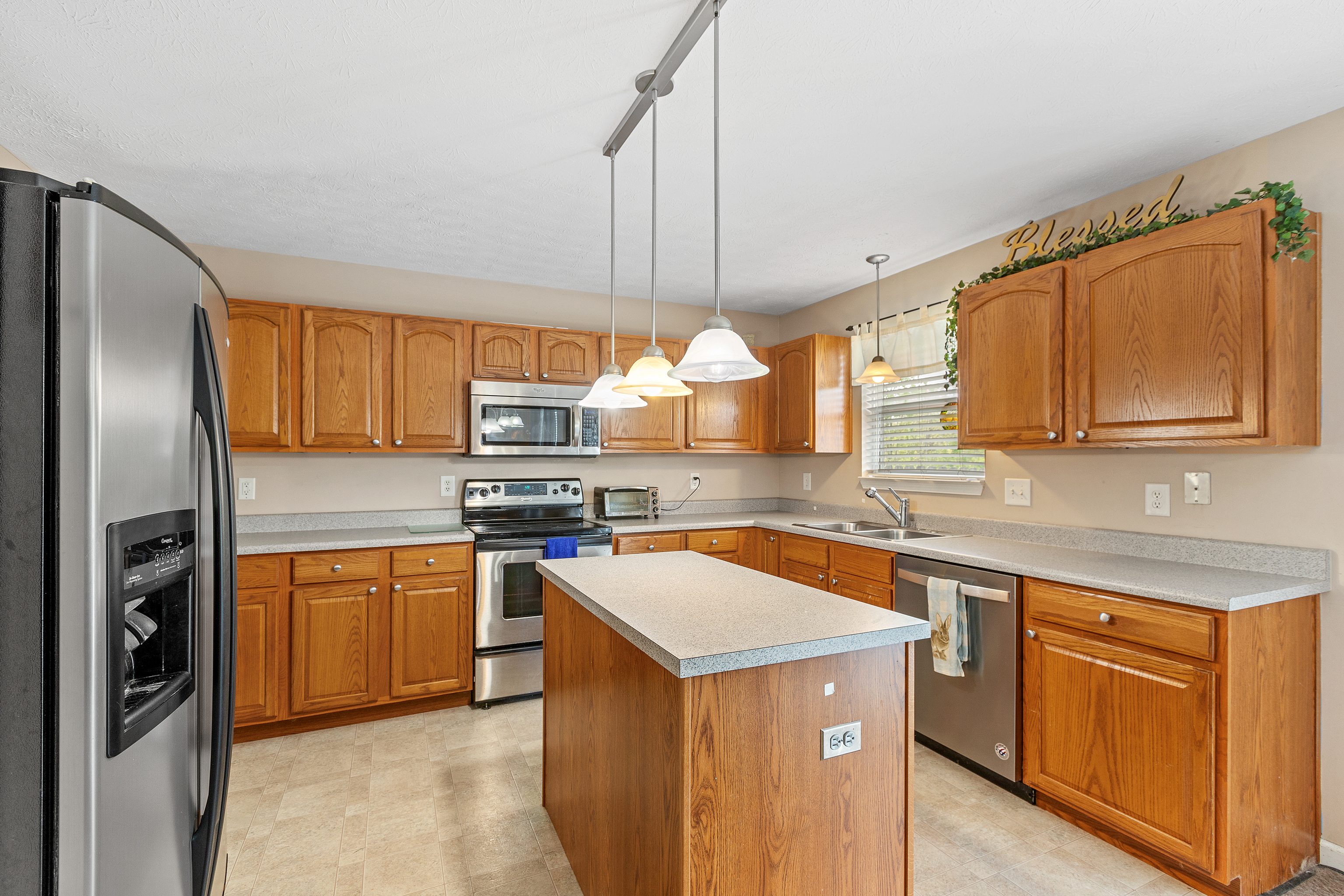 1082 Pine Ridge Way Brownsburg, IN 46112 - Photo 7 of 29