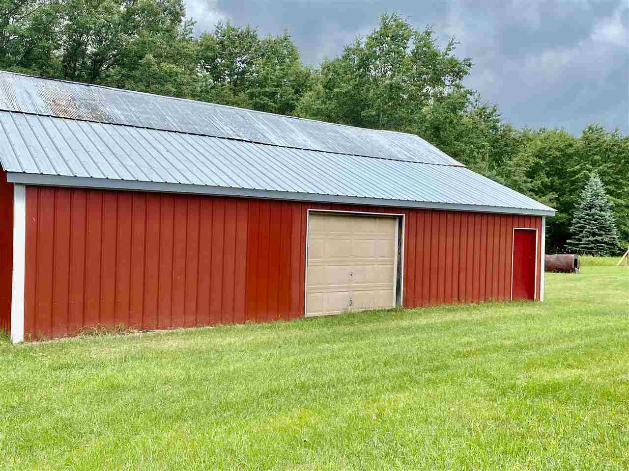 6405 Round Lake Road Gladwin, MI 48624 - Photo 16 of 64