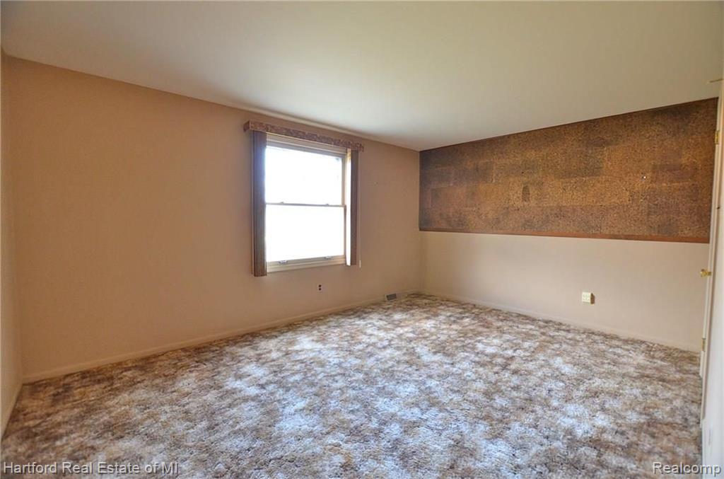 36257 Congress Road Farmington Hills, MI 48335 - Photo 14 of 19