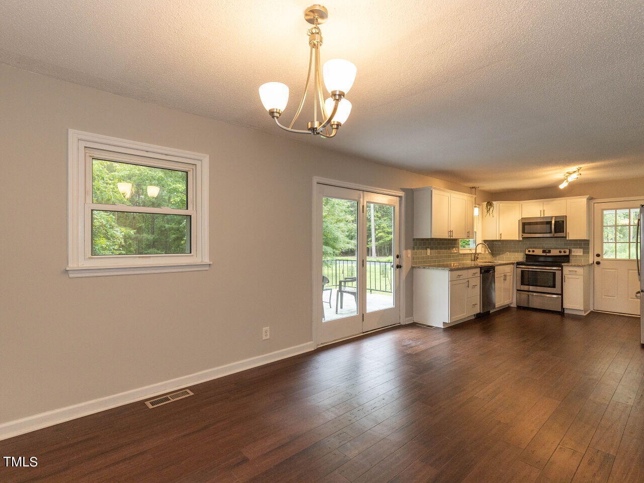 809 Lakeview Road Durham, NC 27712 - Photo 9 of 49 038-1280x960-dining-kitchen