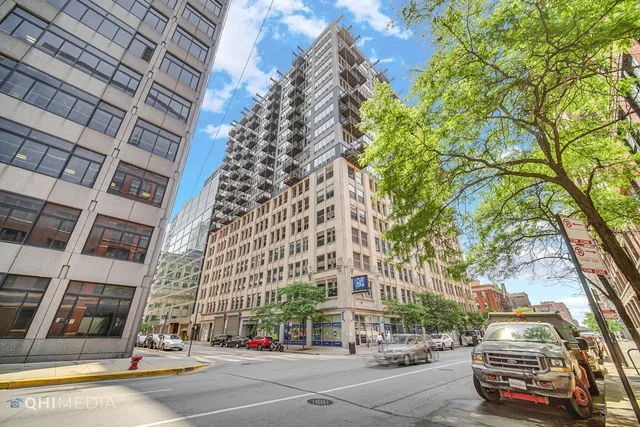$2,500 | 565 West Quincy Street, Unit 1805, Chicago, IL 60661