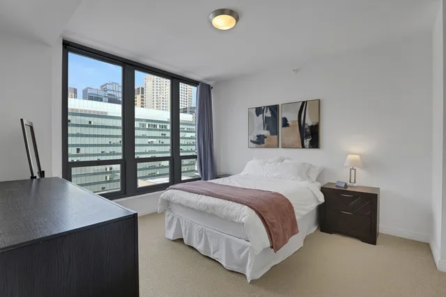 $2,500 | 565 West Quincy Street, Unit 1805, Chicago, IL 60661