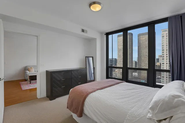 $2,500 | 565 West Quincy Street, Unit 1805, Chicago, IL 60661