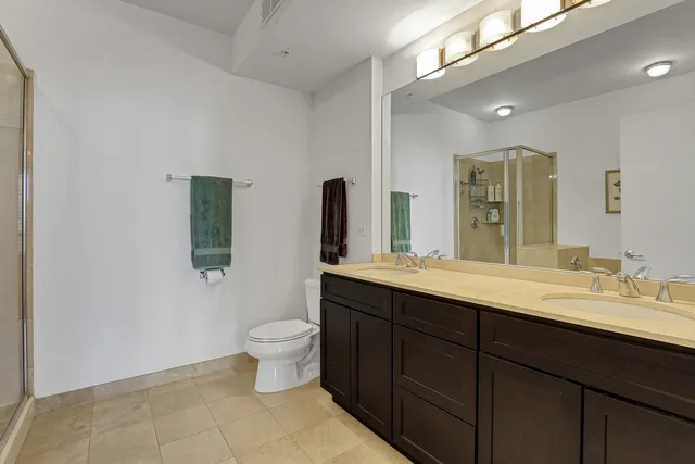 $2,500 | 565 West Quincy Street, Unit 1805, Chicago, IL 60661