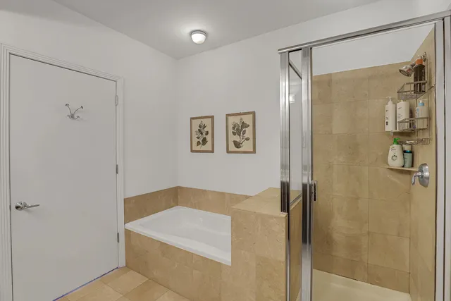 $2,500 | 565 West Quincy Street, Unit 1805, Chicago, IL 60661