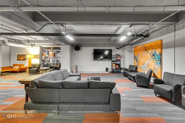 $2,500 | 565 West Quincy Street, Unit 1805, Chicago, IL 60661