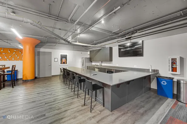 $2,500 | 565 West Quincy Street, Unit 1805, Chicago, IL 60661