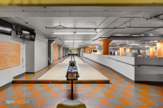 $2,500 | 565 West Quincy Street, Unit 1805, Chicago, IL 60661