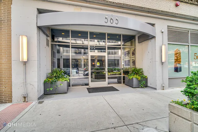 $2,500 | 565 West Quincy Street, Unit 1805, Chicago, IL 60661